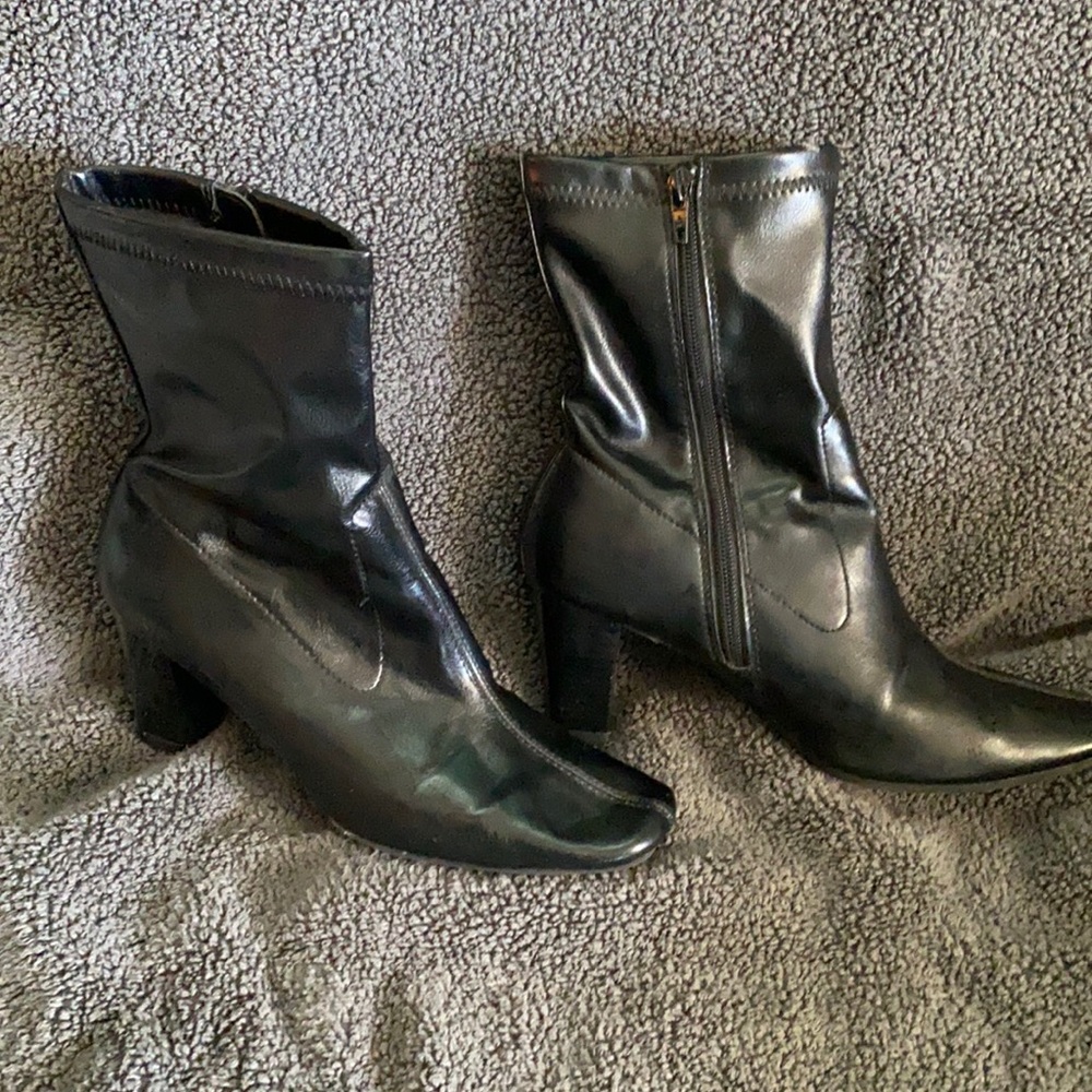 Aerosoles heeled boots